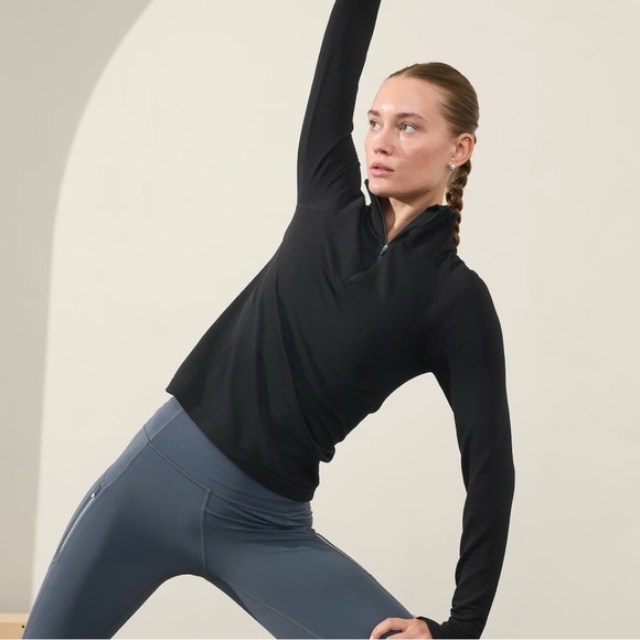 Athleta Flurry Half Zip Mock Neck Pullover Activewear in Black Size Medium - Picture 1 of 10